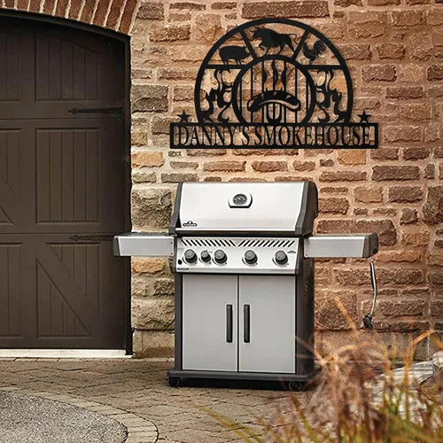 Vista 8 de Letrero de Metal Personalizado con Nombre de BBQ, Letrero de Campamento Personalizado, Letreros de Metal Vintage para Parrilla para Exteriores
