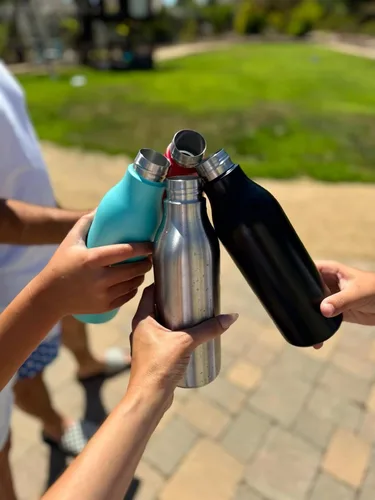 Vista 5 de LaserGram Botella de agua de acero inoxidable de doble pared, el mejor compañero de trabajo del mundo, grabado personalizado incluido