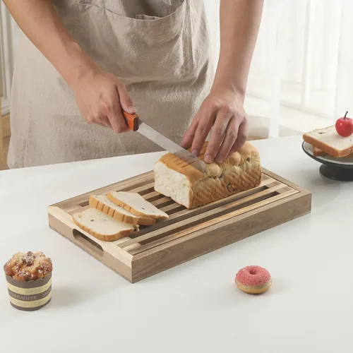Vista 2 de Tabla de cortar pan de madera con bandeja colectora de migas, bandeja para servir 2 en 1 Tabla de pan extraíble con asas para rebanar panes
