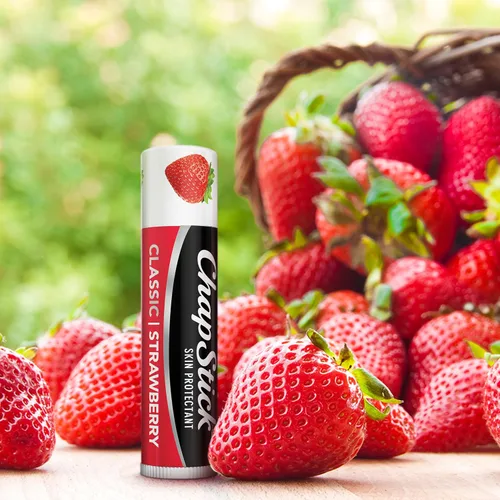 Vista 7 de ChapStick Hidratante de labios, fresa clásica, paquetes de 3 (12 juegos/36 tubos) – Bálsamo labial a granel, afrutado y dulce, 0.15 oz Ea