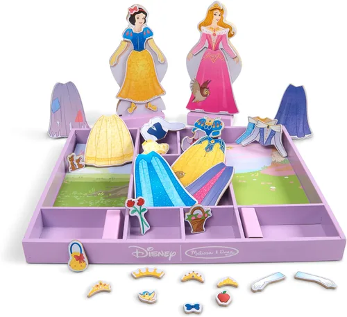 Vista 4 de Juego de princesas de madera con vestidos magnéticos para vestirlas de La Bella Durmiente y Blancanieves, de Melissa & Doug, más de 40 piezas Blanco