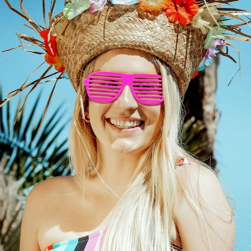 Vista 6 de Paquete de 54 lentes de sol de neón para fiestas, lentes de sol de plástico ranurados para fiestas de los años 80, regalos de fiesta y accesorios