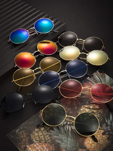 Vista 5 de 28 pares de gafas de sol hippie redondas de colores gafas de discoteca de los años 70 trajes de sol geniales para fiestas de mujeres y hombres
