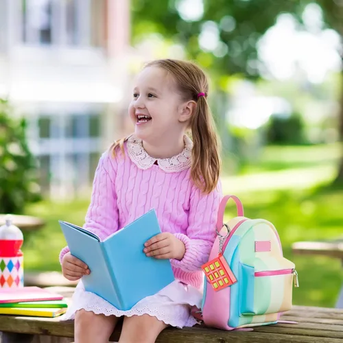 Vista 6 de Hicarer Llavero de plástico para niños de 8 a 12 años de edad para fiestas de plástico para mini mochila, fiesta de cumpleaños para niño y niña