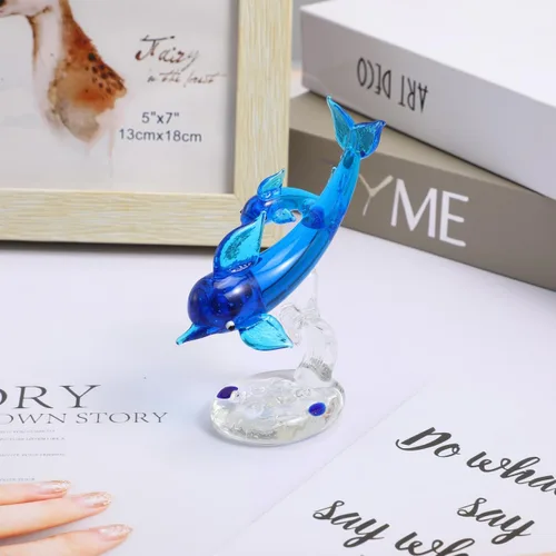 Vista 7 de NOLITOY Figura de delfín de cristal, escultura animal de mar, estatua de pisapapeles azul para decoración de escritorio de oficina en casa