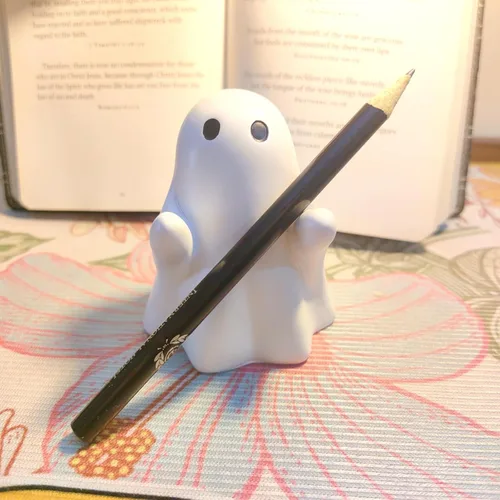 Vista 5 de Bonito soporte para bolígrafo fantasma de Halloween, adorable soporte para lápices para decoración de escritorio de oficina en casa, divertido