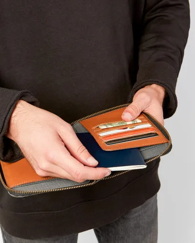 Vista 7 de LOCTOTE Soporte para pasaporte RFID Cuero de grano completo y lona de cera impermeable Cartera de pasaporte de viaje Cartera de cuero