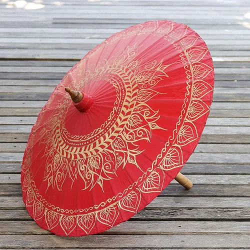 Vista 6 de NOVICA Sombrilla artesanal de papel Saa hecha a mano en rojo con detalles dorados de Tailandia Tono Paperbamboo Accesorios de decoración Pintado