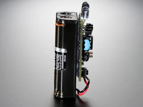 Vista 2 de Adafruit kit TV-B-Gone, universal v1.2