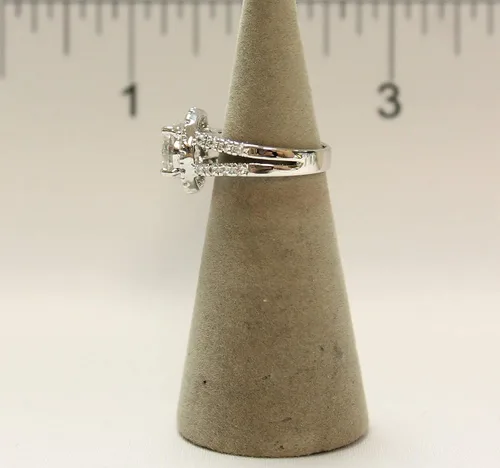 Vista 4 de Anillo de vestir chapado en rodio para mujer, corte brillante CZ 110