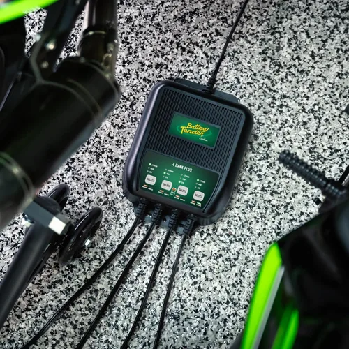 Vista 3 de Battery Tender Plus - Cargador multibanco de 4 bancos, 5 amperios (1.25 amperios por banco), cargador y mantenedor inteligente de batería múltiple