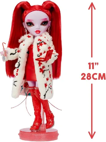 Vista 3 de Rainbow High Shadow High Rosie - Muñeca de moda roja. Traje elegante, cabello extra largo y más de 10 accesorios de juego coloridos. Gran regalo