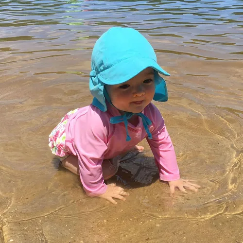 Vista 15 de i Play - Gorro de natación y protección solar para bebé