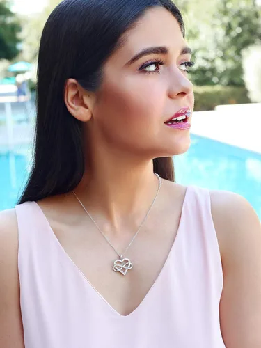 Vista 4 de Jes & Jani Collar de corazón infinito para mujer, colgante de corazón de amor con circonita cúbica y collar de infinito, collar de corazón de plata