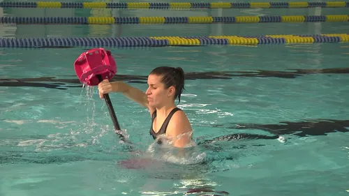 Vista 6 de Hydrorevolution - Paquete de equipo de ejercicio acuático para mujer Barra acuática Mancuerna acuática Resistencia al agua Entrenamiento a