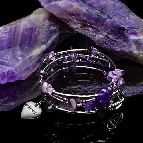 Vista 3 de The Token Shop Pulsera AA de amatista con símbolo de triángulo de círculo anónimo de alcohólicos y dije de corazón de serenidad Regalo de sobriedad