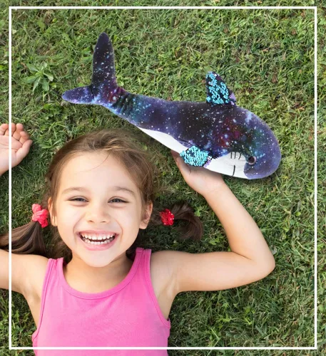 Vista 5 de DolliBu Shark Space - Peluche de lentejuelas abatibles de 12 pulgadas, con lentejuelas reversibles, abrazable, colorido juguete de peluche
