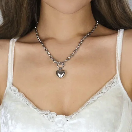 Vista 2 de Collar con dije de corazón de acero inoxidable plateado, gargantilla con dije de cadena de cable, joyería para mujeres y niñas