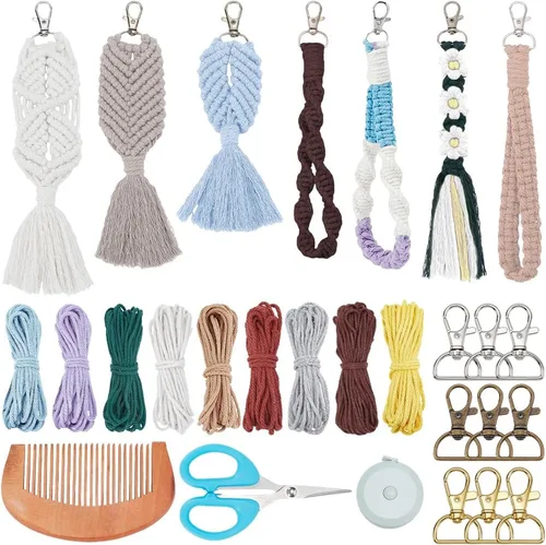 Vista 10 de INFUNLY Juego de 4 llaveros de macramé con forma de corazón, mini llaveros de macramé estilo bohemio para bolsas de macramé, colgantes de corazón