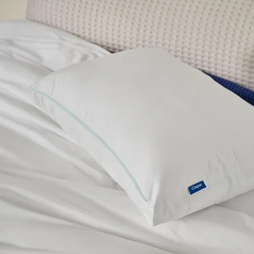 Vista 2 de Casper Sleep Original - Almohada refrescante tamaño estándar, sensación suave media, relleno alternativo al plumón, soporta dormir de lado, espalda