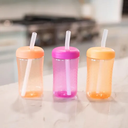Vista 8 de The First Years Squeeze & Sip - Vasos con pajita para niños pequeños, taza de transición exprimible con popote de silicona, suministros de amarillo