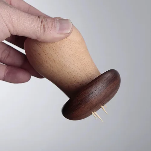Vista 7 de TOPINCN Soporte para palillos de dientes, lindo recipiente de madera con forma de hongo para palillos de dientes, contenedor portátil