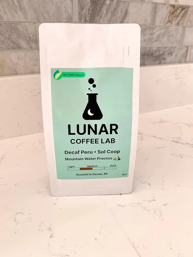 Vista 11 de Lunar Coffee Lab Café orgánico medio tostado medio descafeinado medio – Proceso de agua de montaña medio descafeinado Guatemala, mitad reliquia