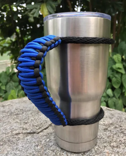 Vista 8 de Mango de Paracord hecho a mano para vaso Yeti/Rtic/Ozark Trail Rambler de 30 onzas (negro)