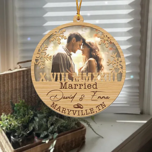 Vista 7 de V VIBEPY Impreso en todas partes, sin vidrio real, adornos personalizados para parejas, adornos de Navidad, adornos de 3.5 pulgadas, adornos de 2