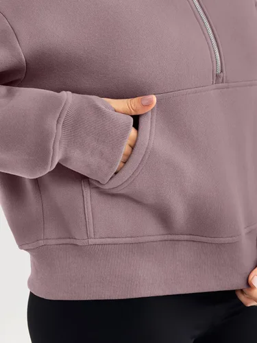 Vista 4 de Trendy Queen Sudaderas con capucha para mujer, con cremallera de un cuarto, sudaderas de gran tamaño, media cremallera con bolsillos, ropa de otoño
