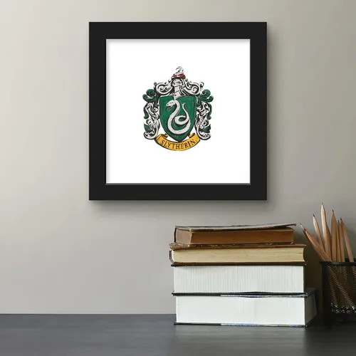 Vista 4 de Trends International Gallery Pops Harry Potter - Póster de pared de Slytherin Crest Scroll de 12 x 12 pulgadas, versión enmarcada en negro