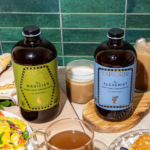 Vista 6 de Explorer Organic Chai Tea Concentrado, miel especiada mago, bebida helado o caliente, 32 onzas líquidas, hace 8 tazas