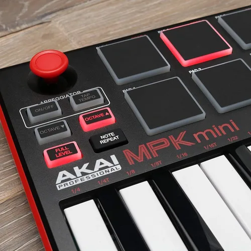 Vista 4 de Akai Controlador MIDI USB profesional MPK Mini Mk2 de 25 teclas con control de palanca, arpegiador incorporado, perillas asignables, incluye cable