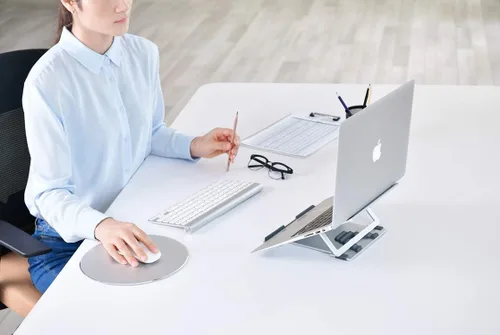 Vista 3 de Soporte plegable portátil de altura ajustable para laptop, elevador ligero y antideslizante para laptop Soporte de aluminio para portátil/tableta