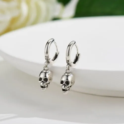 Vista 5 de Blingsoul Pendientes de calavera de terror Mare Night - Antes de Navidad Skellington Crystal Pave Jewelry