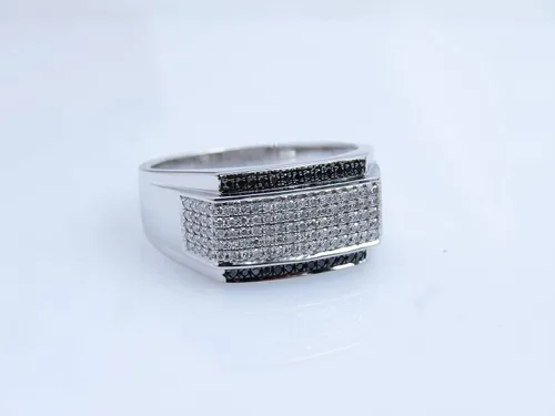 Vista 4 de Dazzlingrock Collection Anillo de plata de ley 925 con diseño de diamantes blancos y negros de 0,45 quilates para hombre