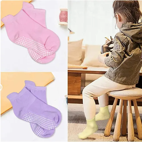 Vista 3 de Calcetines antideslizantes para niños pequeños, 12 pares de calcetines de agarre para niños y niñas, calcetines antideslizantes para niños de 1 a 7