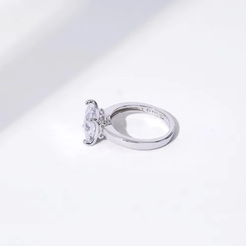 Vista 5 de Anillo de compromiso de plata esterlina platinada con circonita talla princesa de Swarovski., platino-bañado-plata, 6, Platino (Platinum-plated)