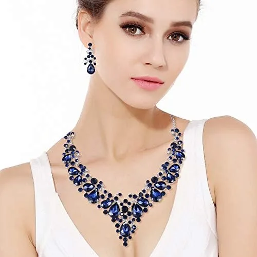 Vista 2 de EVER FAITH Juego de aretes de collar de lágrima de cristal elegante para mujer Cristal
