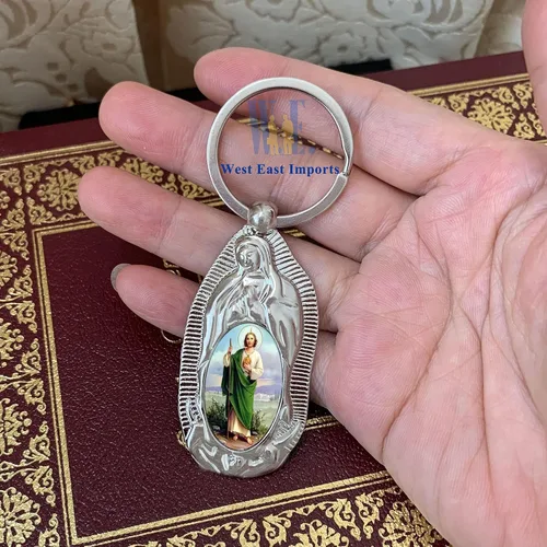 Vista 4 de 12 piezas de anillo de metal de San Judas Keychian favores de bautismo para niños y niñas Recuerdos de Bautizo San Judas (Wht)
