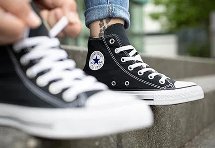 Vista 4 de Converse Chuck Taylor All Star Tenis altos unisex para adultos