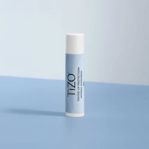 Vista 4 de TiZO Protección de labios Tintado Protector solar de amplio espectro Protección UVA/UVB Para todo tipo de piel Dióxido de titanio y óxido