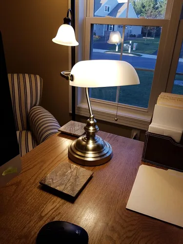 Vista 5 de Lámpara de escritorio de banqueros de vidrio verde antiguo y lámpara de escritorio de banqueros de vidrio mate blanco