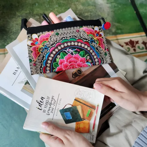Vista 23 de Sabai Jai - Bolso de pulsera para teléfono inteligente - Carteras de embrague bordadas a mano Boho