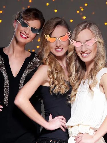 Vista 5 de 3 pares de gafas de sol de llama de fuego de Halloween sin montura de llama gafas de sol estrechas con destornillador para mujeres y hombres