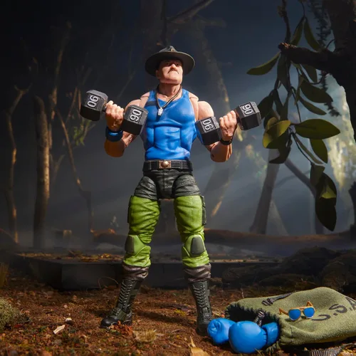 Vista 4 de G.I. Joe Serie clasificada #129, Mad Marauders SGT Slaughter, figura de acción coleccionable de 6 pulgadas con 18 accesorios