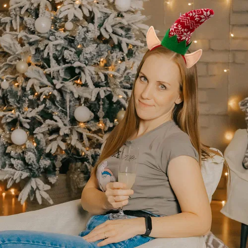 Vista 3 de Madison Tyler Diadema con Orejas de Elfo de Navidad para Mujeres Accesorios Lindos y Suaves para Fiesta de Navidad Regalos de Vacaciones