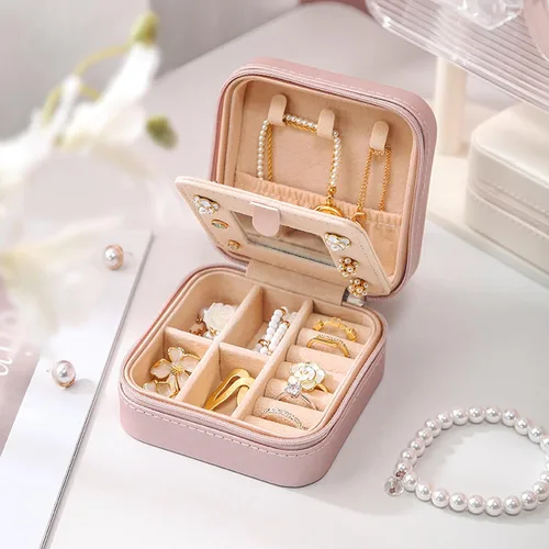Vista 7 de MODENGKONGJIAN Joyero de viaje para mujer, a la moda, para anillos, collares, aretes, joyería, caja organizadora, pequeña, portátil, personalizada