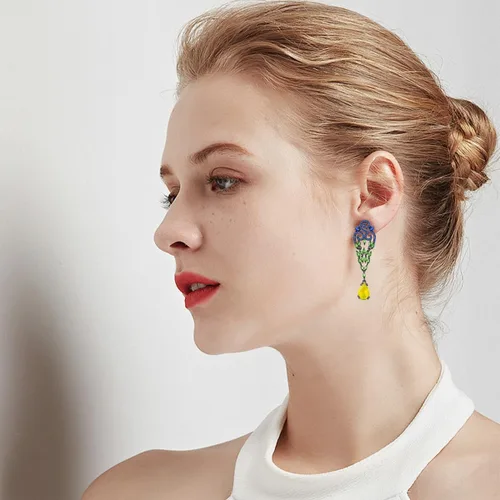 Vista 2 de Aretes colgantes de cristal vintage para mujer, diseño de lágrima, circonita cúbica, hipoalergénicos, para boda, graduación, palacio, para mamá
