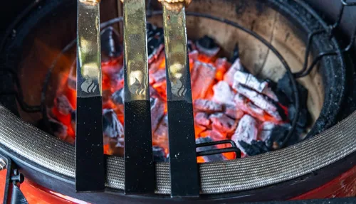 Vista 5 de India's BBQ - Juego de 5 pinchos para barbacoa de acero inoxidable de 1 pulgada de ancho, juego de 5 palitos planos de alta resistencia para asar